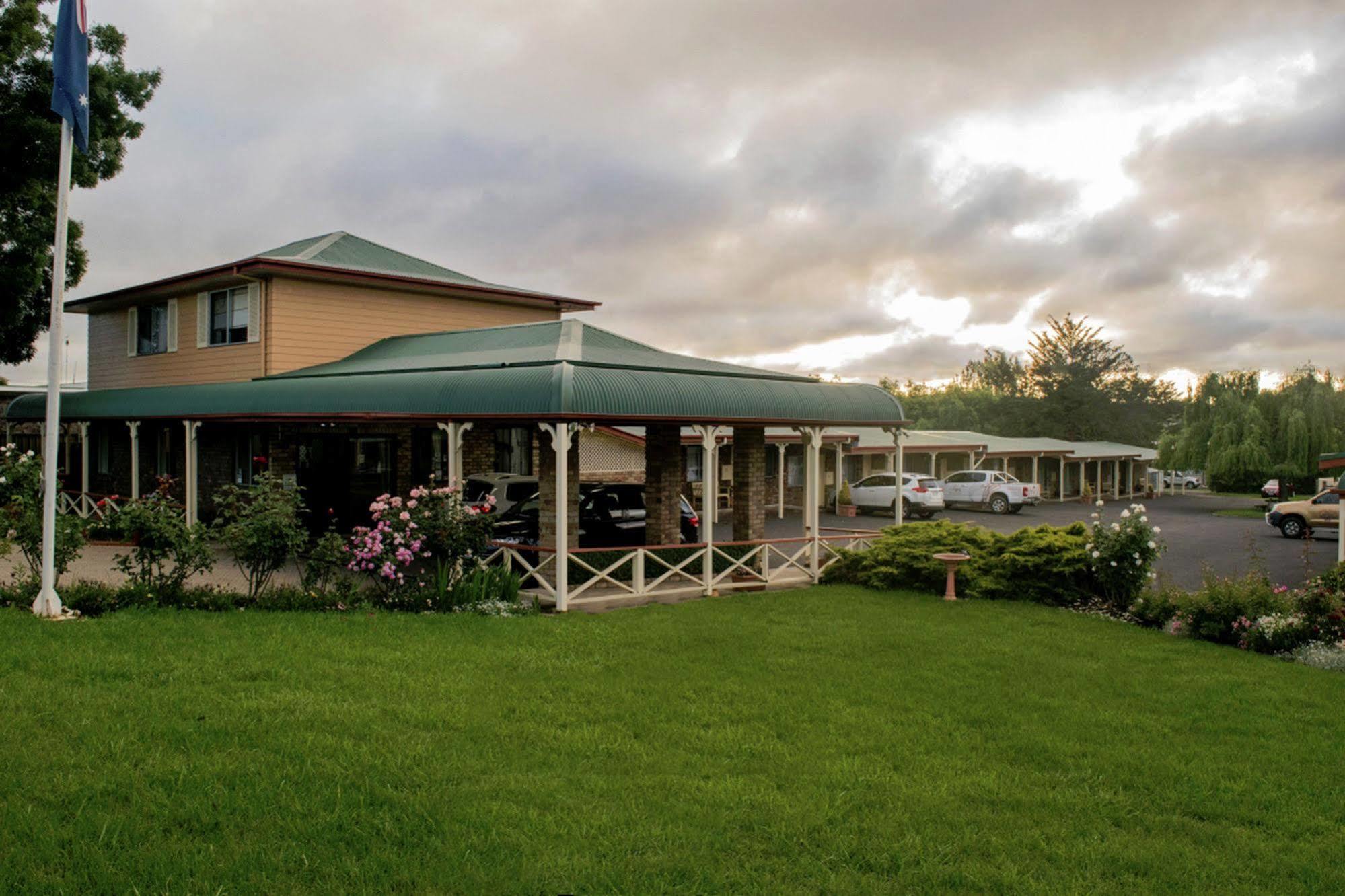 Rest Point Motor Inn Glen Innes Exterior photo
