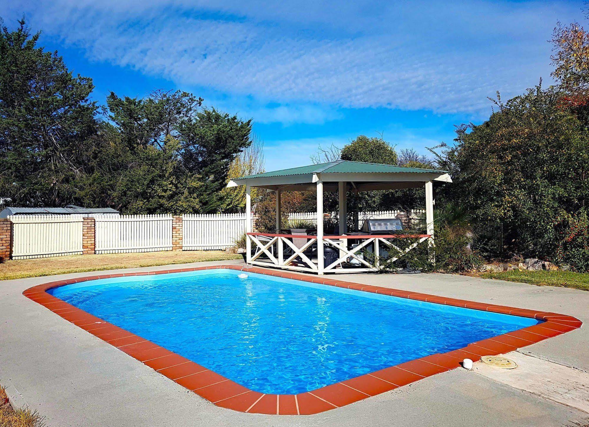 Rest Point Motor Inn Glen Innes Exterior photo